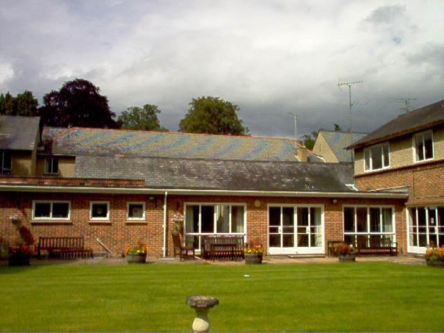 Tekels Park Guest House Camberley Exteriör bild